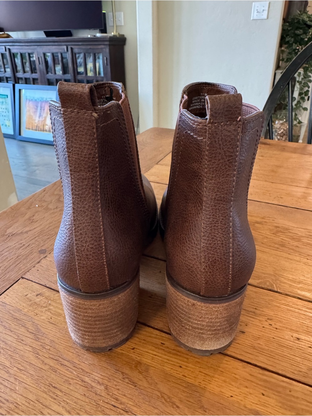 MIA Jody Faux Leather Lug Sole
Chelsea Boots - size 11 - Picture 5 of 11
